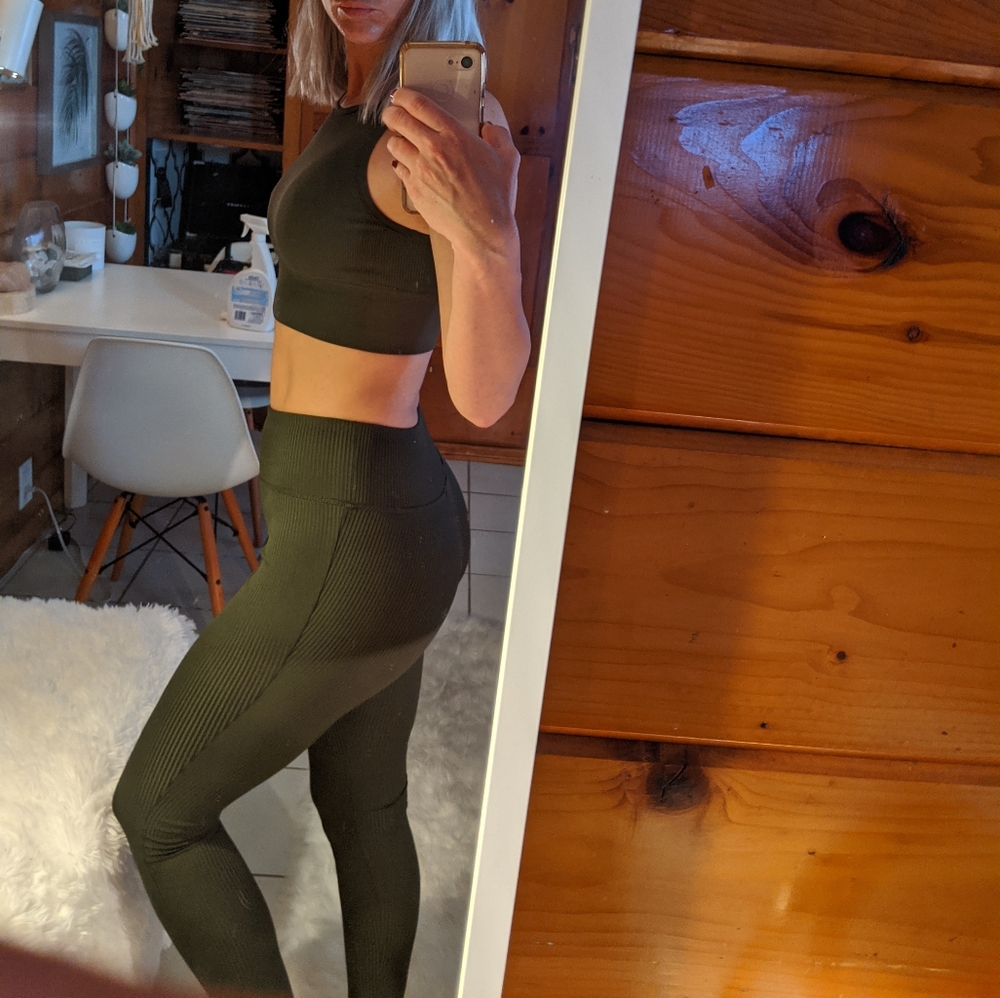 Victoria sport top/ forever 21 workout pants set